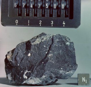 Breccia 67475 S72-43363