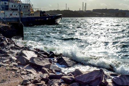 Breaking waves in Brofjorden at Lahälla 1