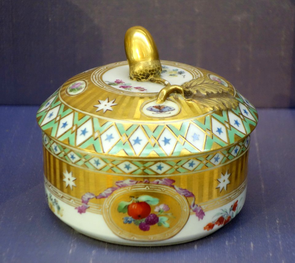 Breakfast set, gilt borders and fruit devices (4 of 4), Denmark, Royal Copenhagen Factory, c. 1785-1790, hard-paste porcelain - California Palace of the Legion of Honor - DSC07663