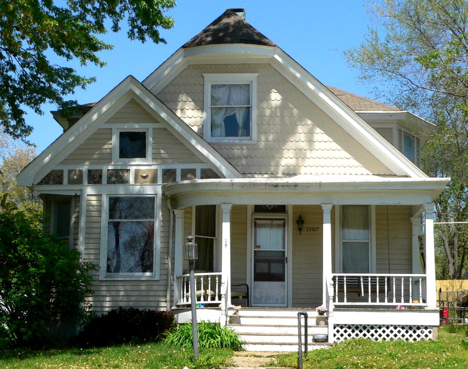 Braun house (Atchison KS) from S 2