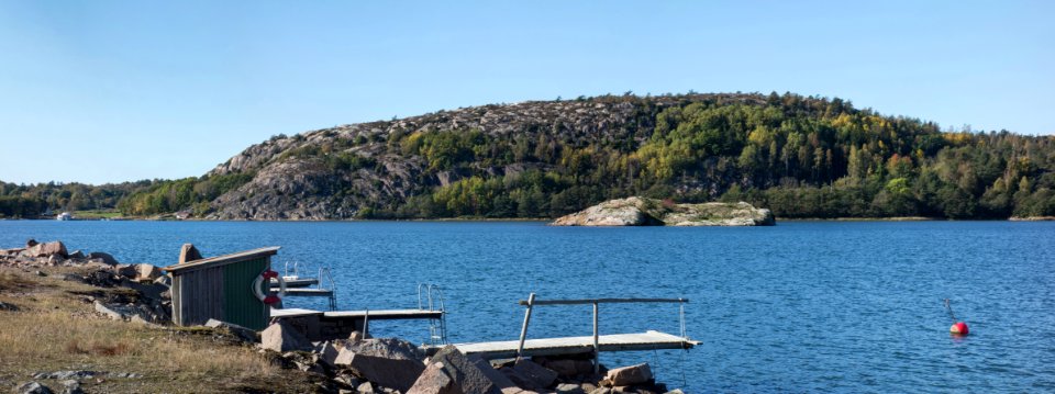 Brattås cliff across Brofjorden from Loddebo photo