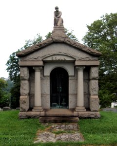Braun Mausoleum, South Side Cemetery, 2019-07-08, 01 photo