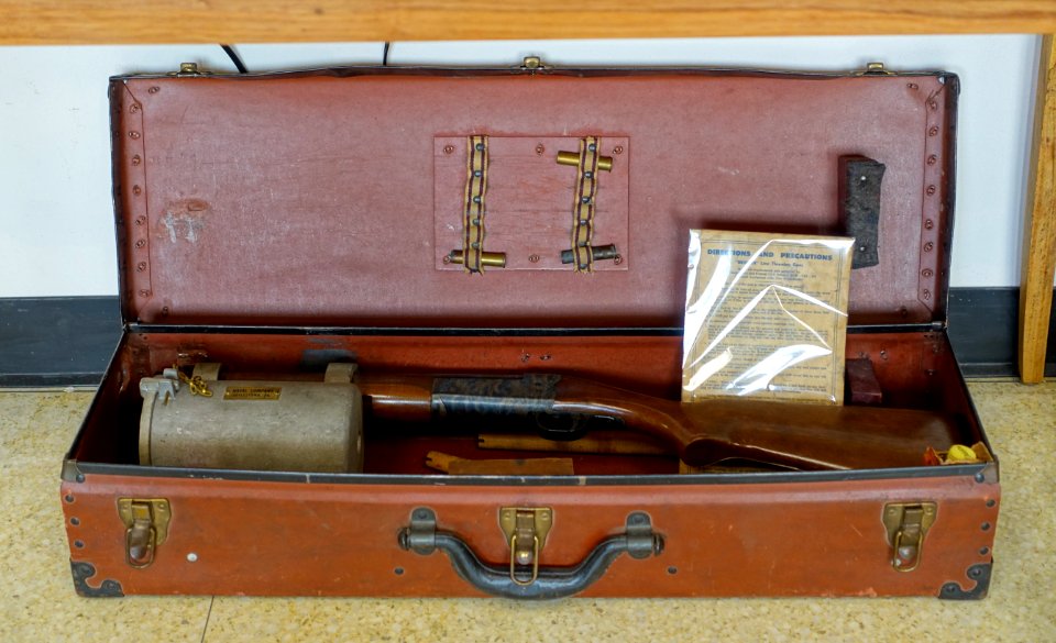 Bridger Line Throwing Gun Kit - Austin Fire Museum - Austin, Texas - DSC09361