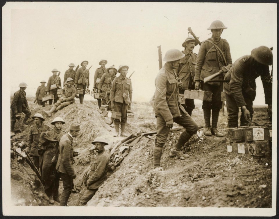 Bringing up the bombs, Bestanddeelnr 158-2911
