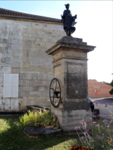 Brillon-en-Barrois (Meuse) pompe-fontaine 06
