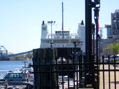 Bridgeport-Port Jefersion Ferry unloading B'port 140