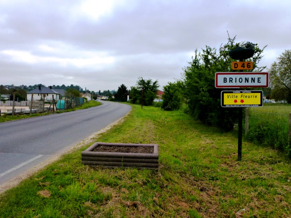 Brionne (Eure, Fr) city limit sign