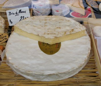 Brie de Meaux au marché