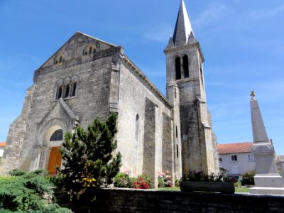 Brioux-sur-Boutonne (Deux-Sèvres) église, extérieur
