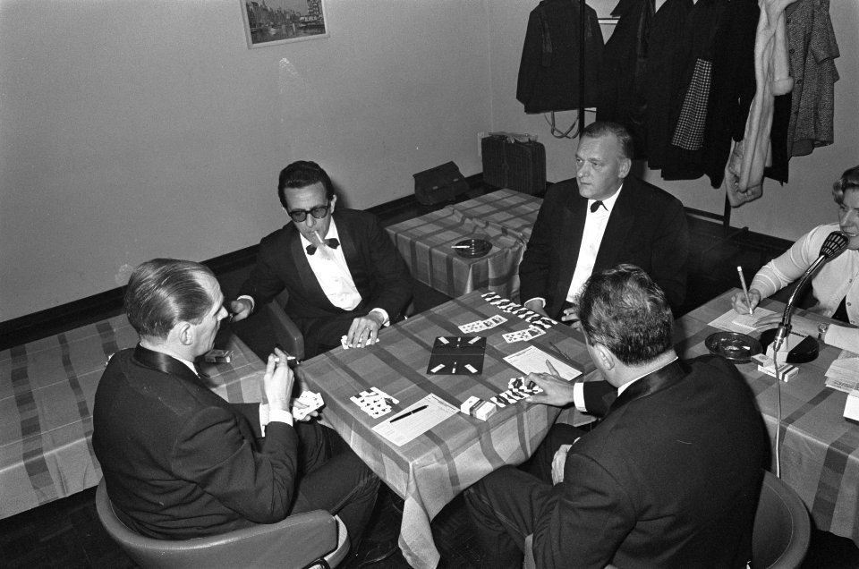 Bridge demonstratie van Omar Sharif in RAIi, Bestanddeelnr 920-9141