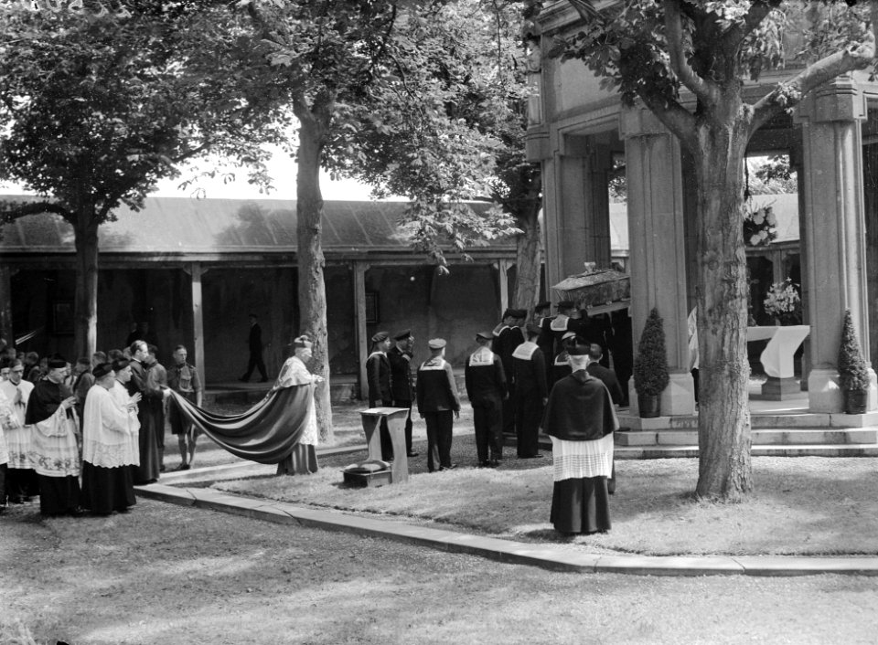 Brielle. Bedevaart ter herdenking van de Heilige Martelaren van Gorcum een stoe, Bestanddeelnr 902-2600