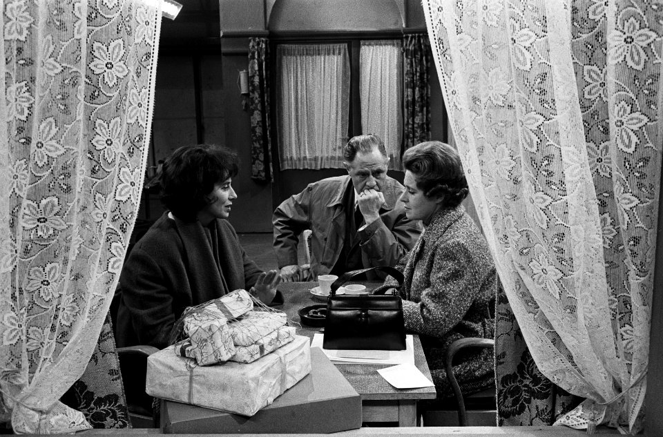 Brief Encounter (Tweesprong) voor VPRO-televisie 31 oktober In de wachtkamer va, Bestanddeelnr 915-6858