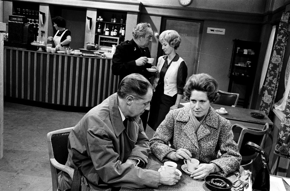 Brief Encounter (Tweesprong) voor VPRO-televisie 31 oktober In de wachtkamer va, Bestanddeelnr 915-6859