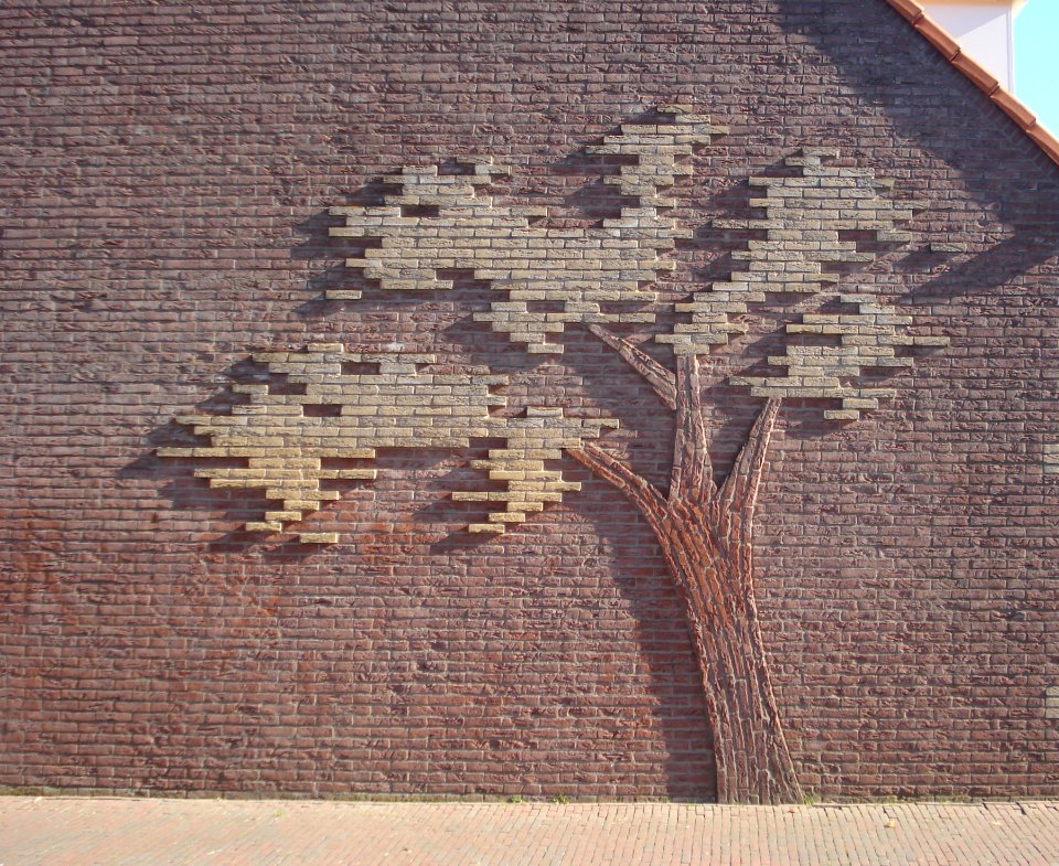 Brielle kunstwerk relief van een boom