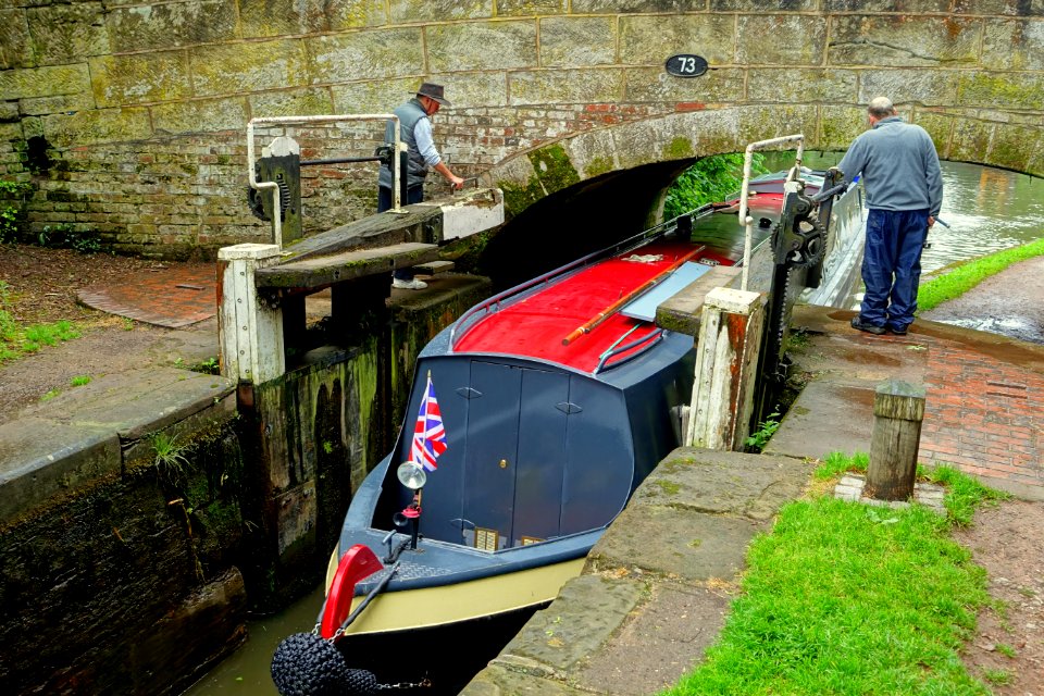 Bridge No 73, Trent and Mersey Canal - Great Haywood, Staffordshire, England - DSC09815