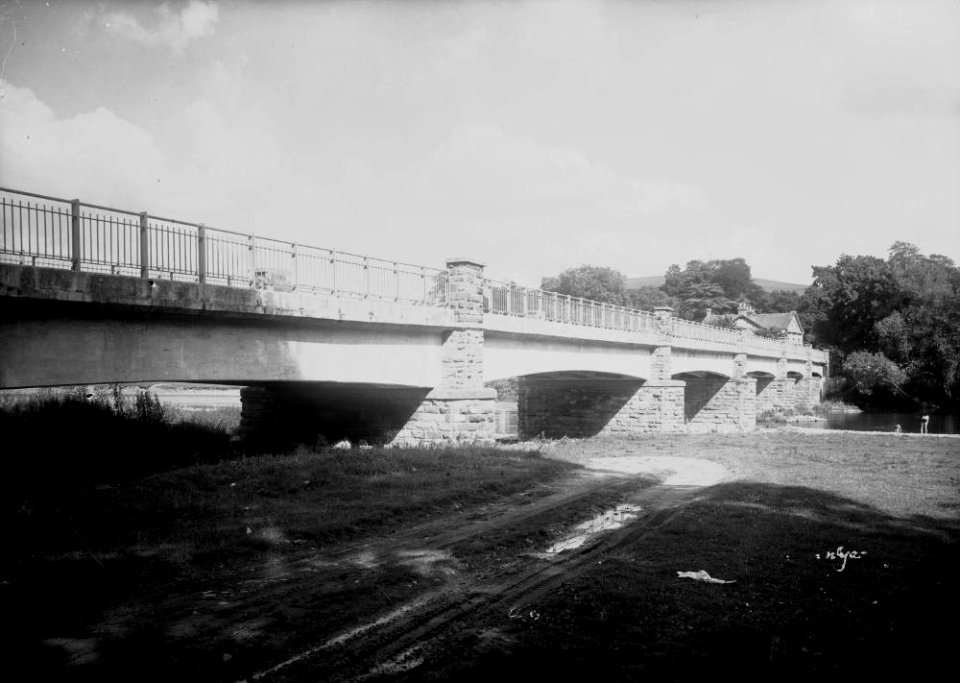 Bridge at Glasbury (1294379)