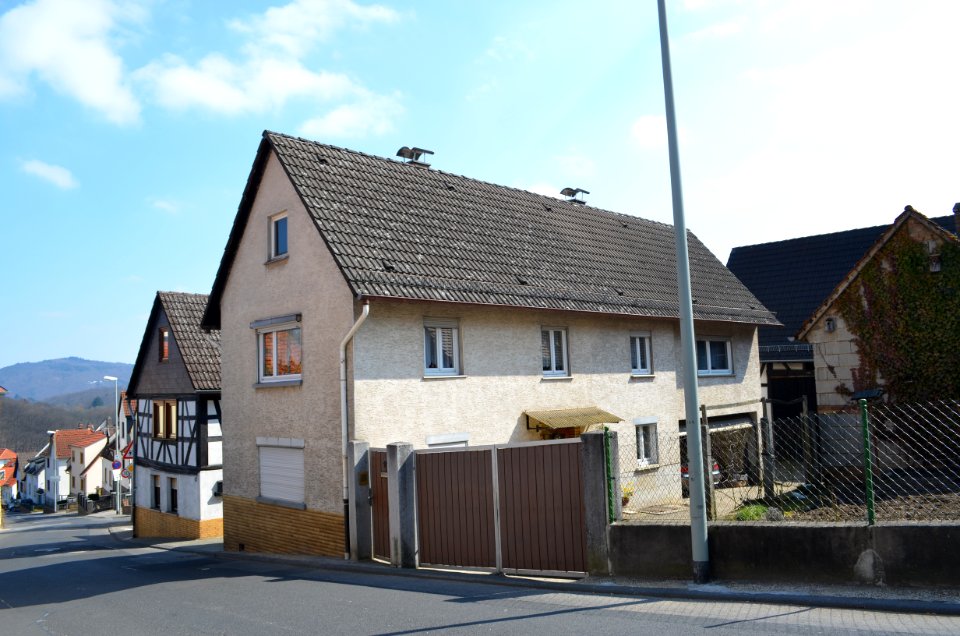 Bremthal, Wiesbadener Straße 13 (1)