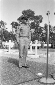 Brigadecommandant kolonel J.W. Sluyter houdt een toestpraak, Bestanddeelnr 463-2-5