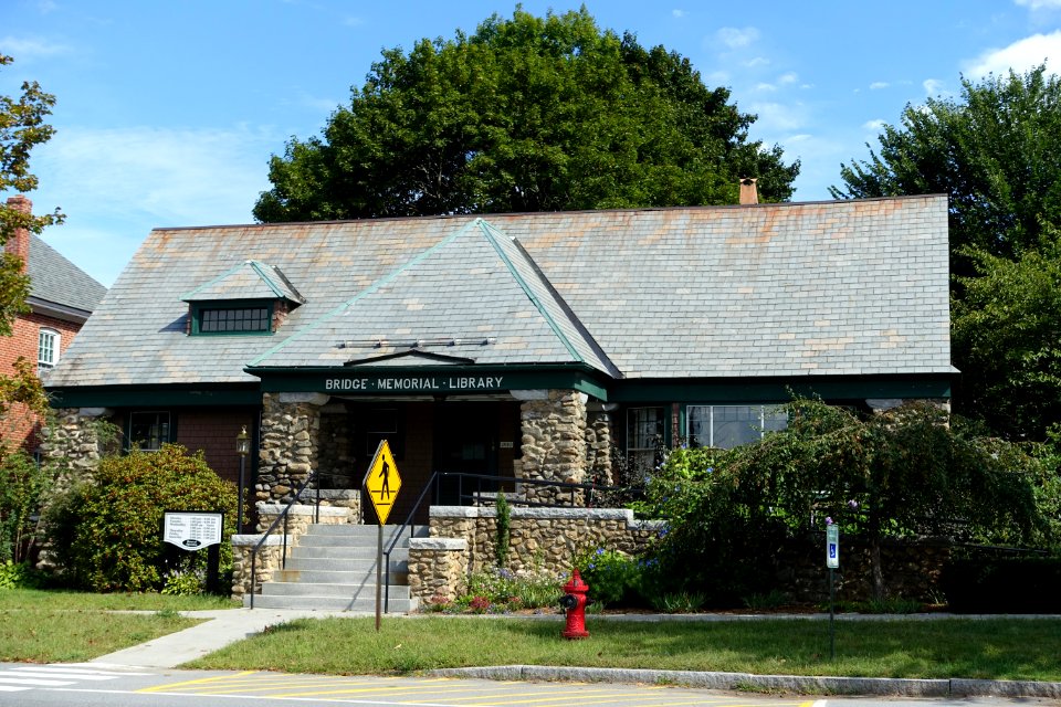 Bridge Memorial Library - Walpole, NH - DSC02580