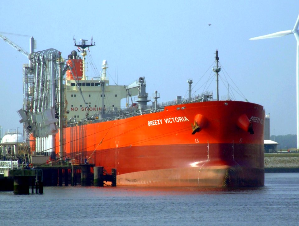 Breezy Victoria IMO 9321172 at the Calland canal, Port of Rotterdam, Holland 03-Jun-2007