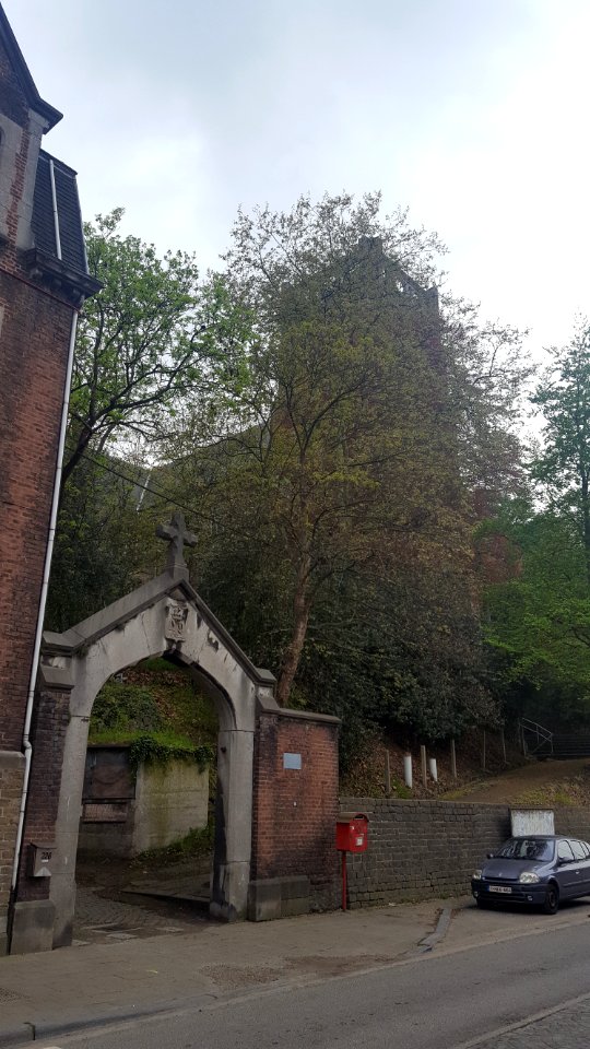 Bressoux-Église Notre-Dame de Lourdes à Le Bouhay (1)