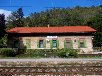 Brestanica train station 01