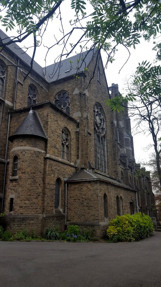 Bressoux-Église Notre-Dame de Lourdes à Le Bouhay (5)