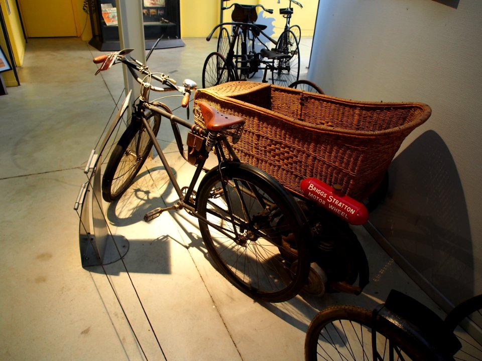 Briggs Stratton Motor Wheel, Musée de la Moto et du Vélo, Amneville, France, pic-002