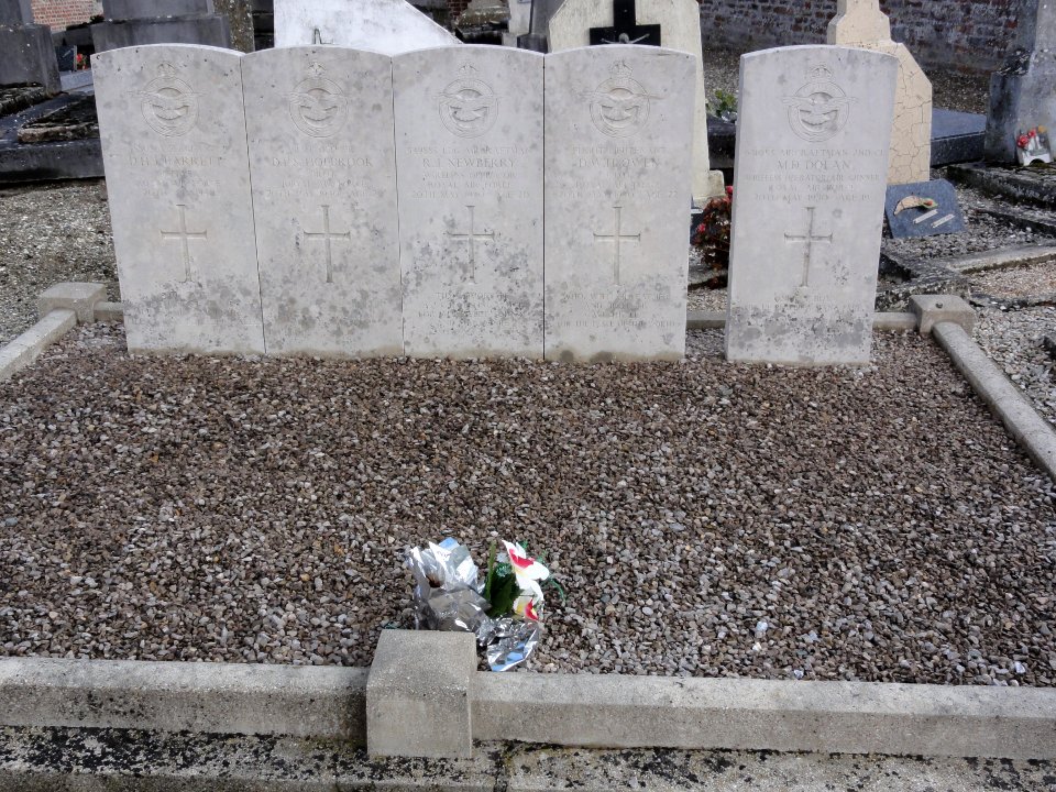Brissy-Hamégicourt (Aisne) cimetière d'Hamégicourt, tombes aviateurs CWGC