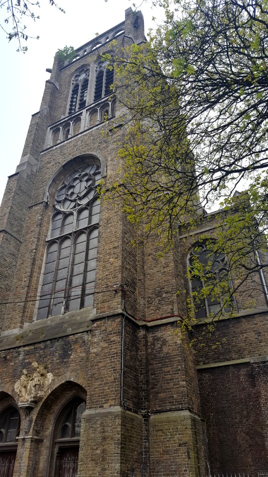 Bressoux-Église Notre-Dame de Lourdes à Le Bouhay (34)