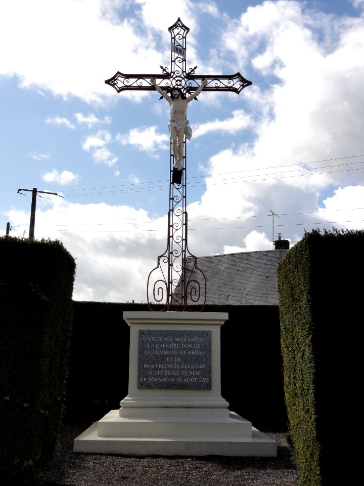 Brissy-Hamégicourt (Aisne) croix de chemin à Brissy