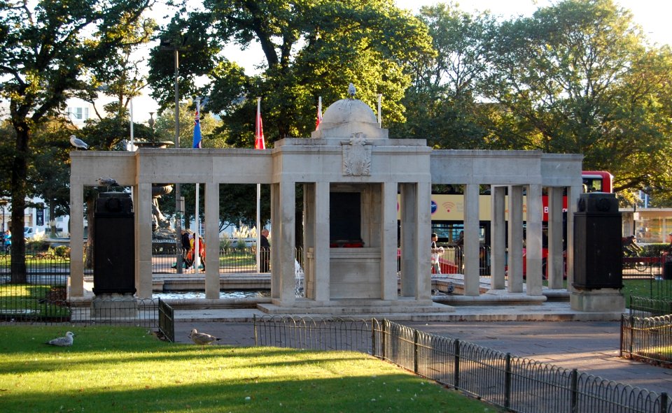 Brighton War Memorial, Old Steine, Brighton (NHLE Code 1380675) (September 2018)