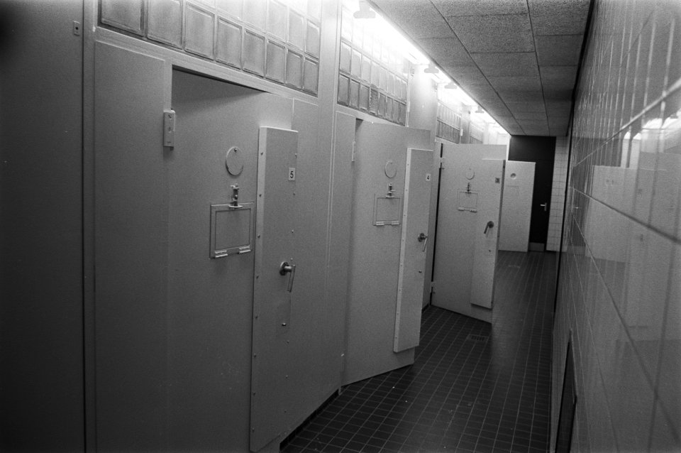 Cellen in amsterdams politiebureau, Bestanddeelnr 929-4741