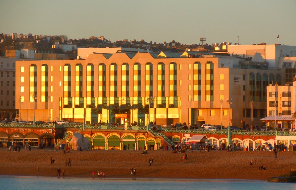 Brighton Thistle Hotel, King's Road, Brighton (January 2017, seen from Palace Pier) (1)