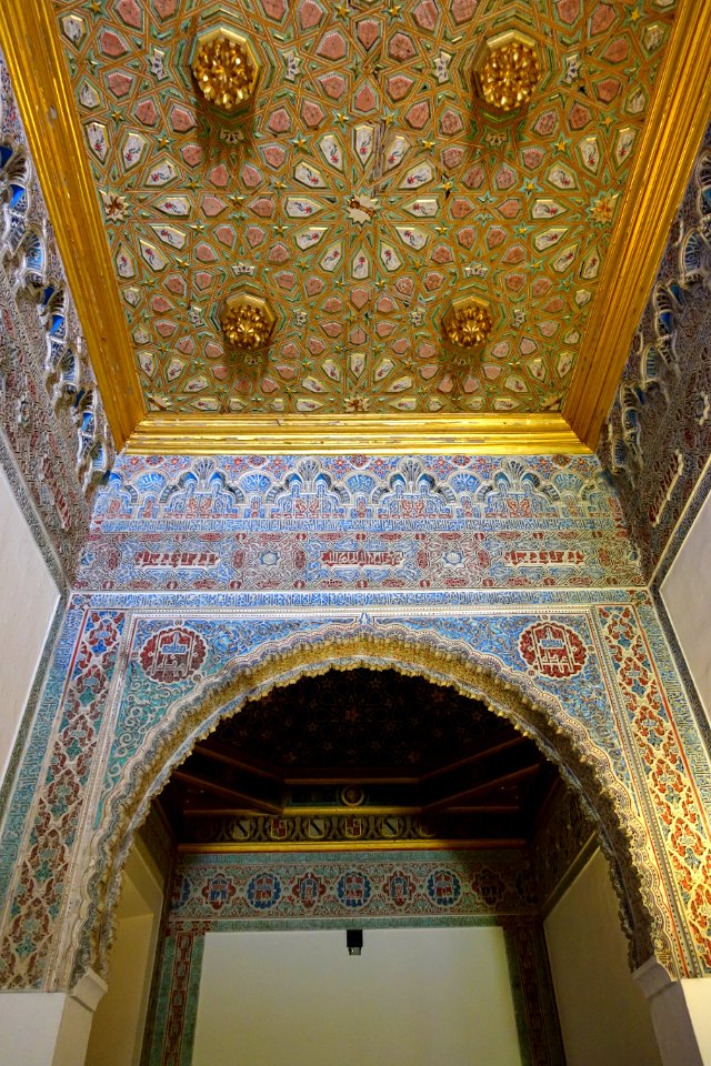 Ceiling in Alcázar of Seville - Alcázar of Seville, Spain - DSC07406