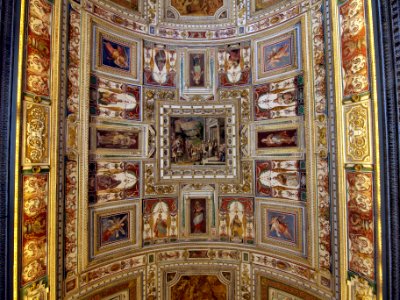 Ceiling photo-39 S AMBROSIVSTHEODOSIVM IMP AB INGRESSV ECCLESIAE REPELLIT