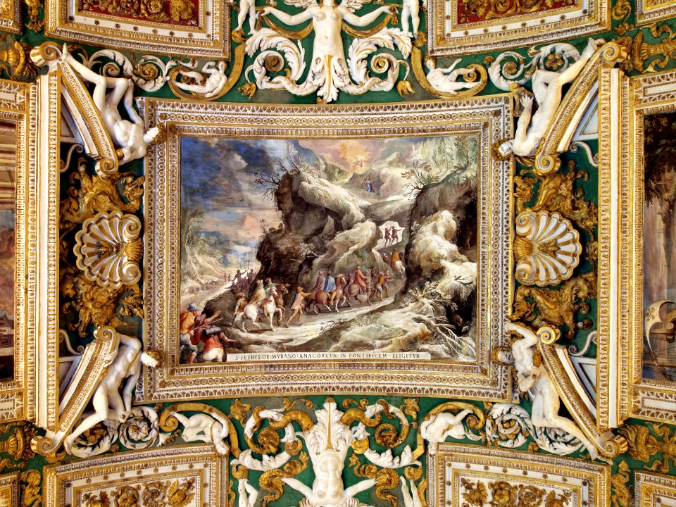 Ceiling photo-22 S PETRVS DE MVRANO ANACORETA IN PONTIFICEM ELIGITVR