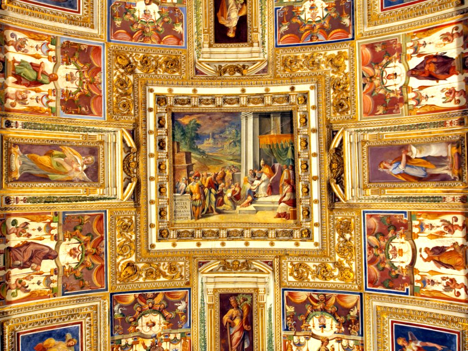 Ceiling photo-32 MATHILDA MVLTA BONA ROMANAE ECCLESIAE OBTVLIT