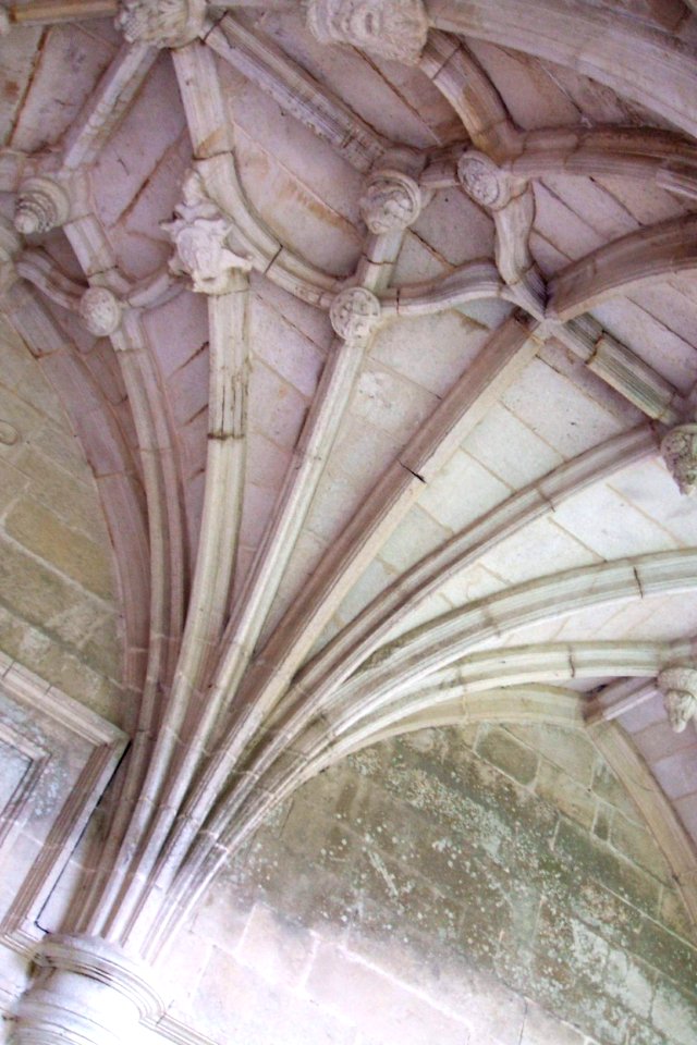 Celanova - Monasterio de San Salvador, Claustro Viejo 04