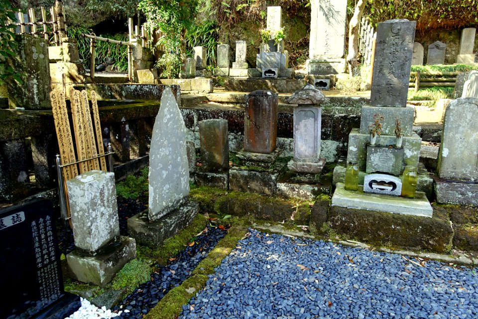 Cemetery - Jufukuji - Kamakura, Kanagawa, Japan - DSC08004