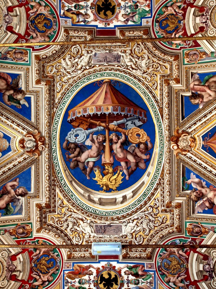 Ceiling photo-80