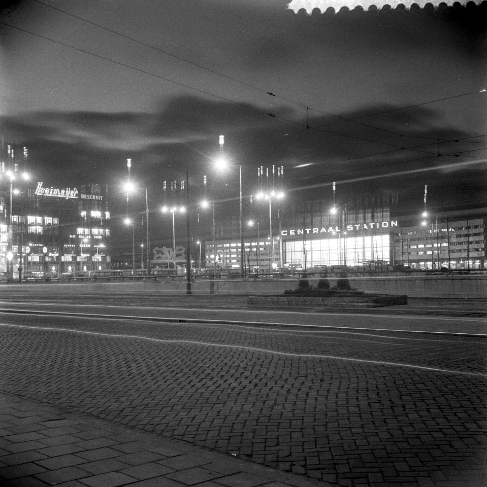 Centraal station bij Avond te Amsterdam donker, Bestanddeelnr 909-3140