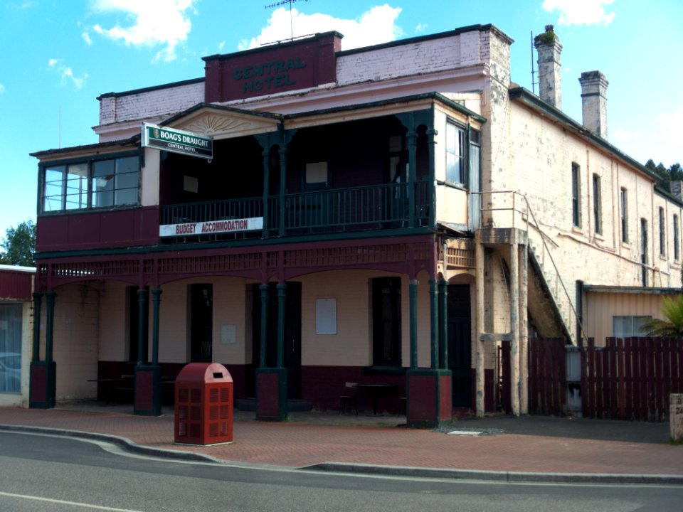 Central Hotel Zeehan 20171121-062