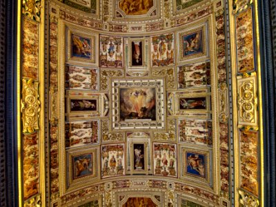 Ceiling photo-20 THEODORICVS REX IN INFERNVM DEIICITVR