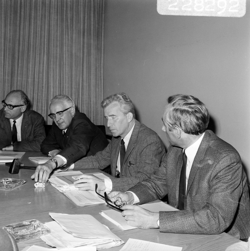 Centraal Overlegorgaan van de Vakbonden over de toestand door het aannemen van d, Bestanddeelnr 922-8292