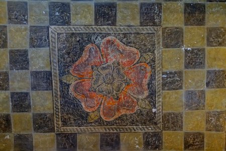 Ceiling decoration (Tudor Rose) in the Parlour or Dining Room, Haddon Hall - Bakewell, Derbyshire, England - DSC02641