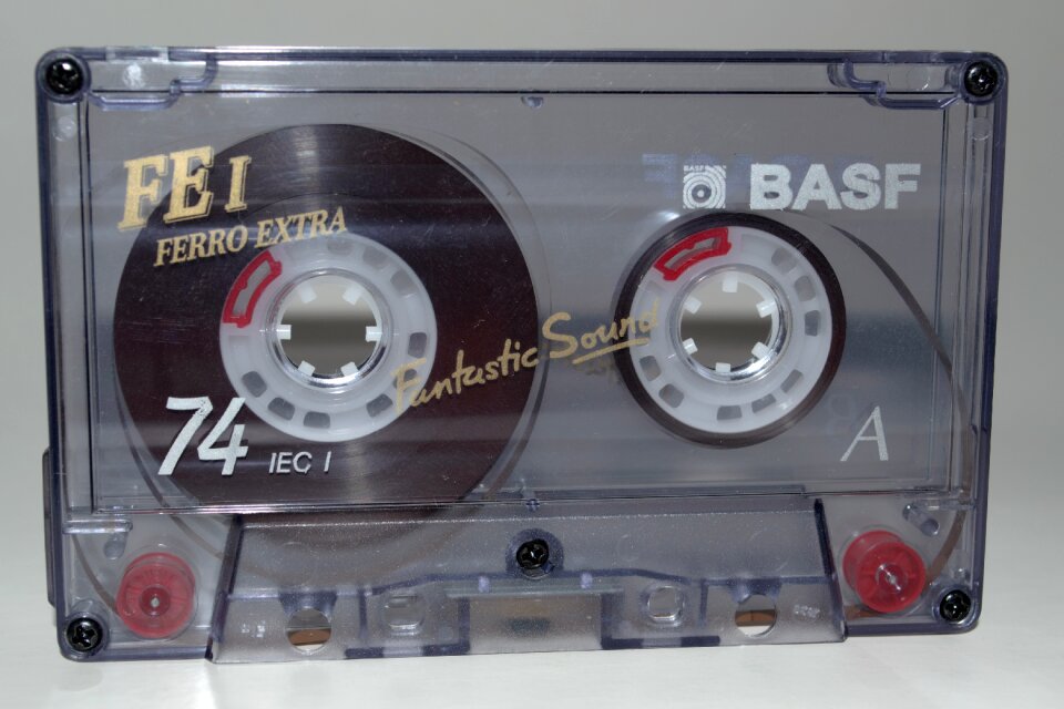 Magnetic foil sound record
