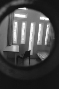 Cel, gezien door het kijkgat in de deur, Bestanddeelnr 934-3832