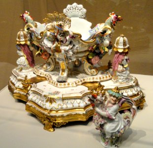 Centerpiece and Stand with Pair of Sugar Caster and Oil or Vinegar Cruet, view 1, c. 1737, Meissen Porcelain Manufactory, modeled by Johann Joachim Kandler - Art Institute of Chicago - DSC09996