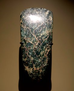 Celt with incised plant motif, Highland Olmec culture, Ahuelican, Guerrero state, Middle Formative period, c. 900-500 BC, serpentine - Dallas Museum of Art - DSC04583